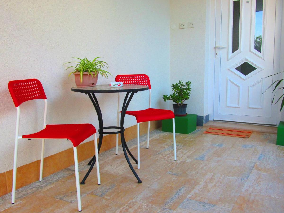 Apartments Natasa Кърк Екстериор снимка