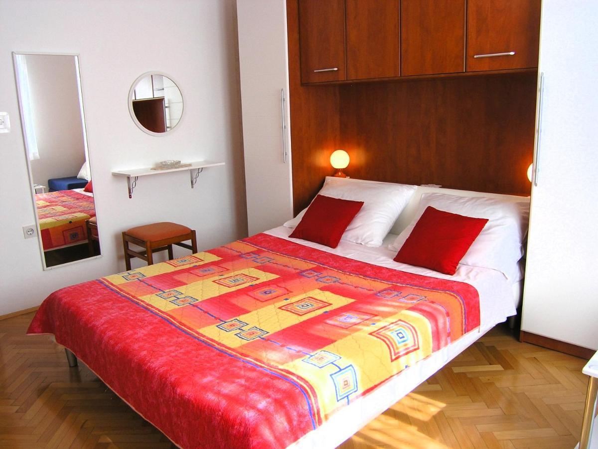 Apartments Natasa Кърк Екстериор снимка
