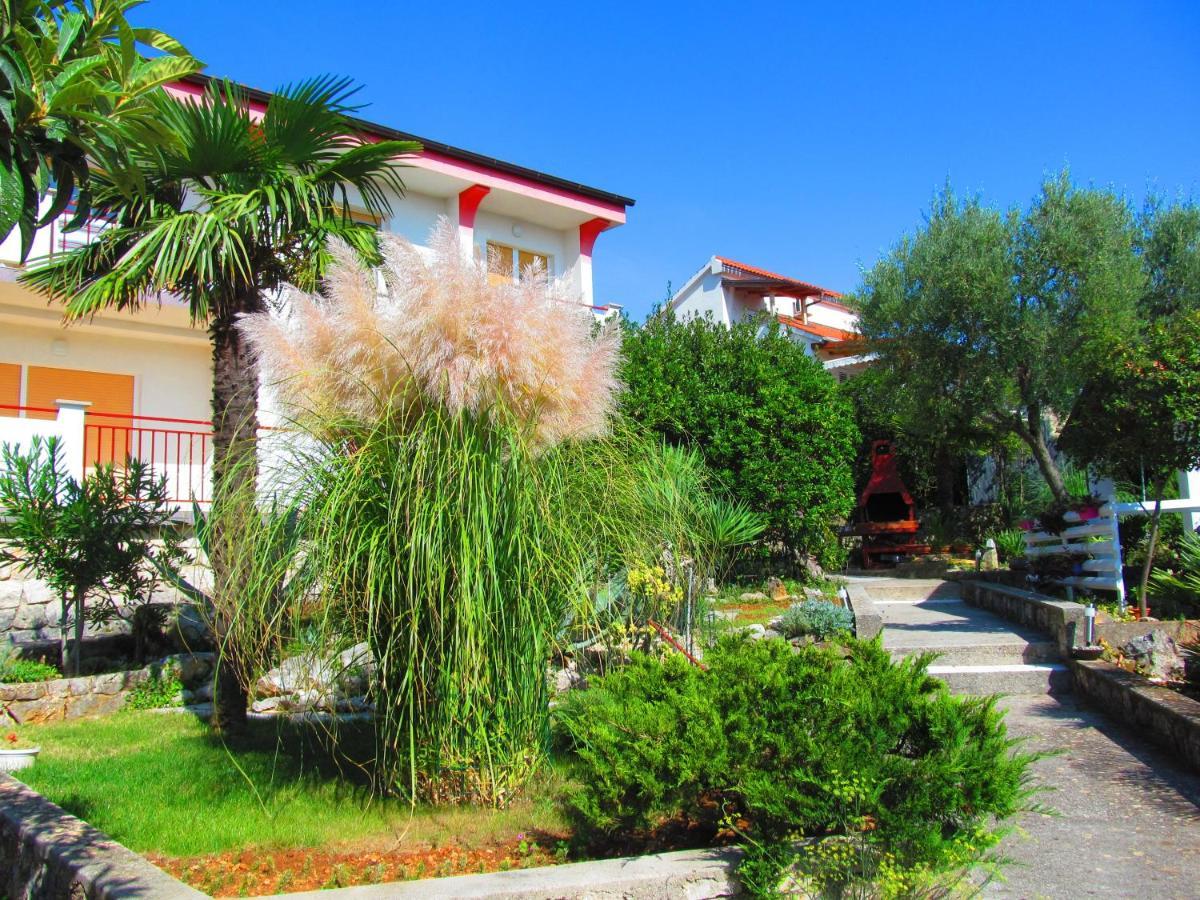 Apartments Natasa Кърк Екстериор снимка