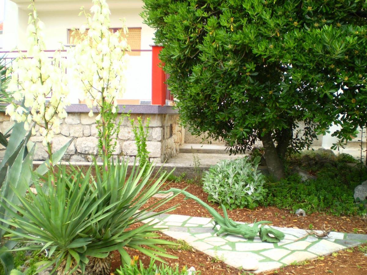 Apartments Natasa Кърк Екстериор снимка
