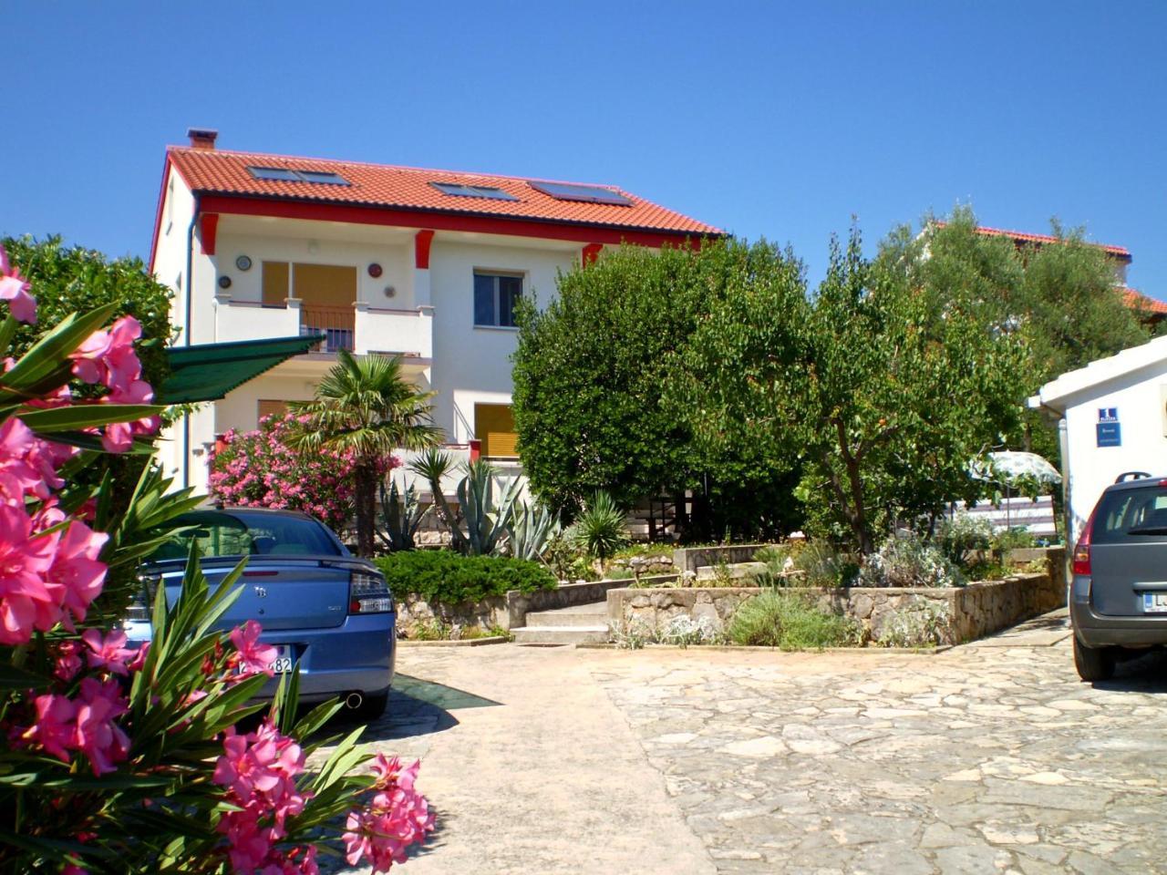 Apartments Natasa Кърк Екстериор снимка