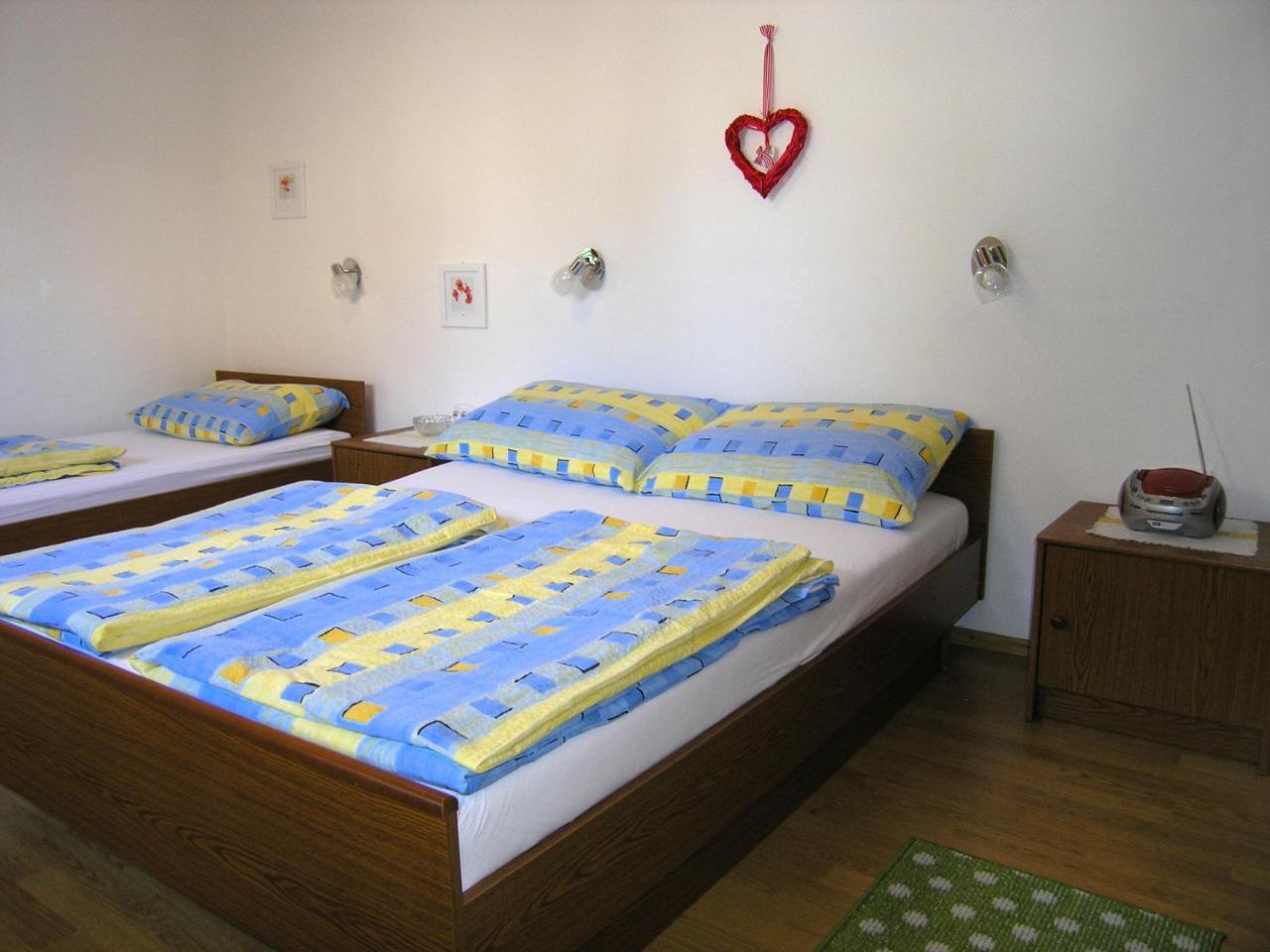 Apartments Natasa Кърк Екстериор снимка