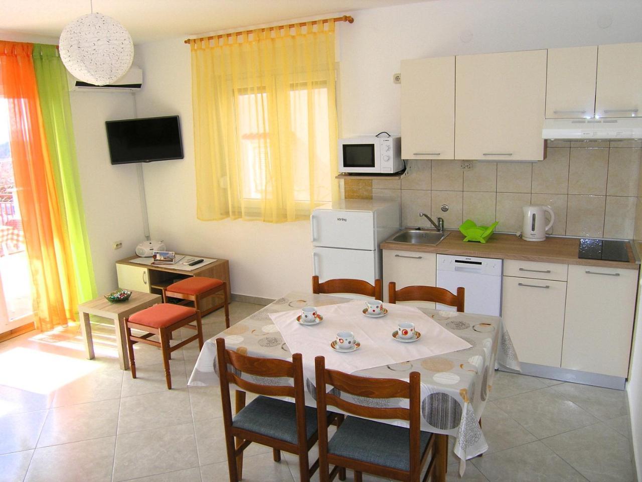 Apartments Natasa Кърк Екстериор снимка