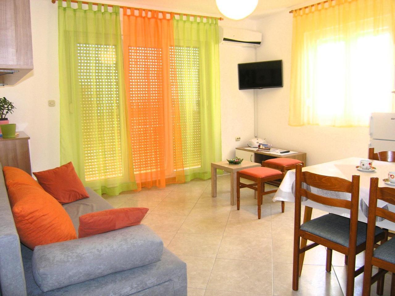 Apartments Natasa Кърк Екстериор снимка